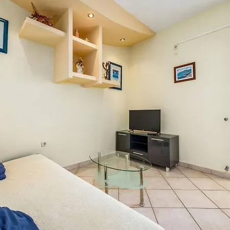 Lara I With Panoramic View And Pool Holiday home *