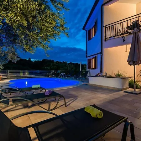 Lara I With Panoramic View And Pool *